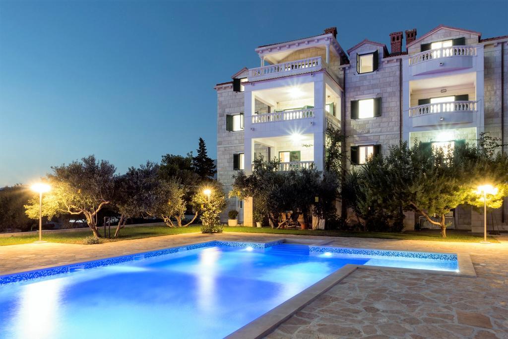 Apartments Villa Barbara Sumartin Dış mekan fotoğraf